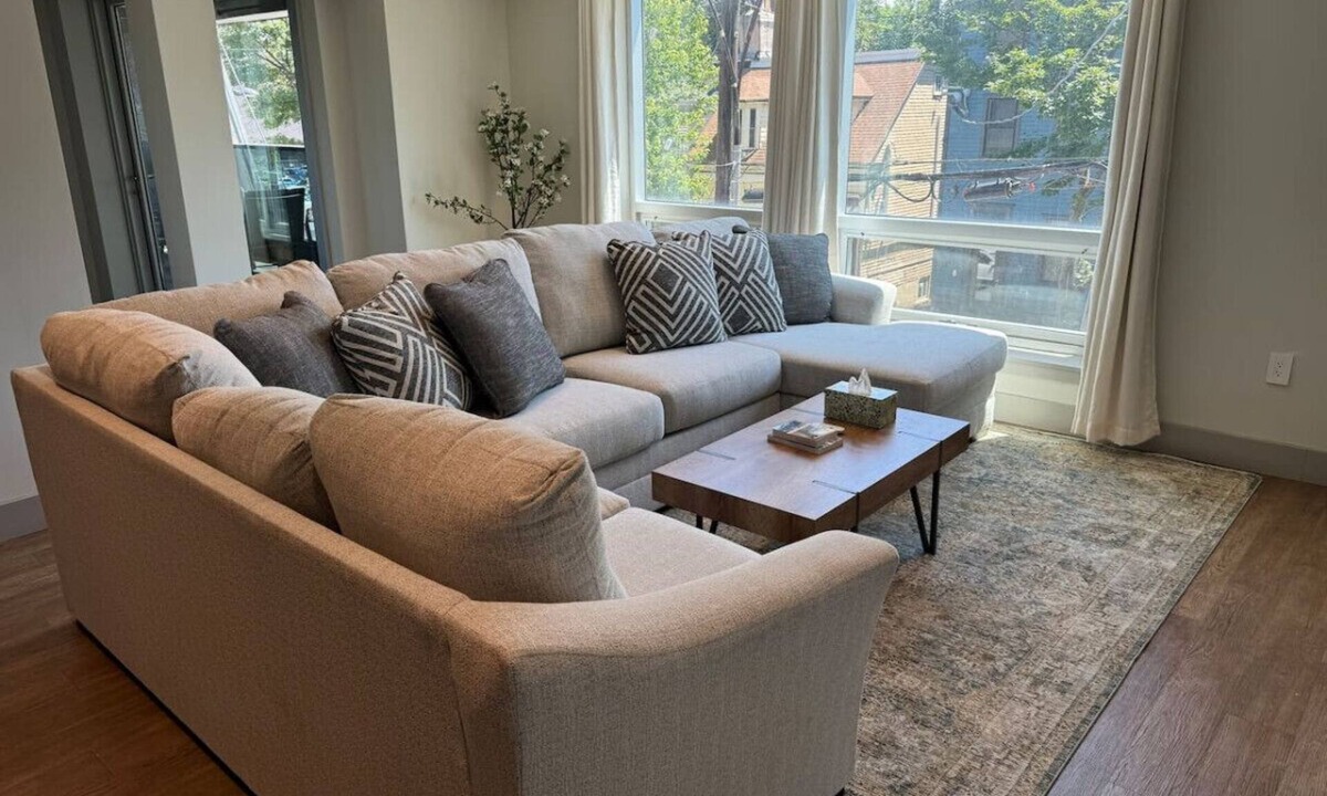 Downtown Halifax Apartment | Beautiful 3Bed/2Bath Apartment