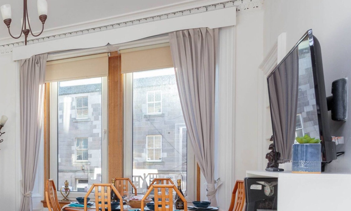 Leith Apartment | Beautiful 3bed Pitt st. Apartment