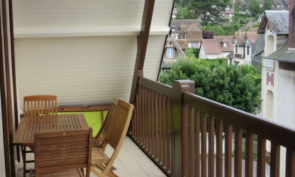 Blonville-sur-Mer Apartment | Beautiful 4 bedroom apartment in the center of Blonville