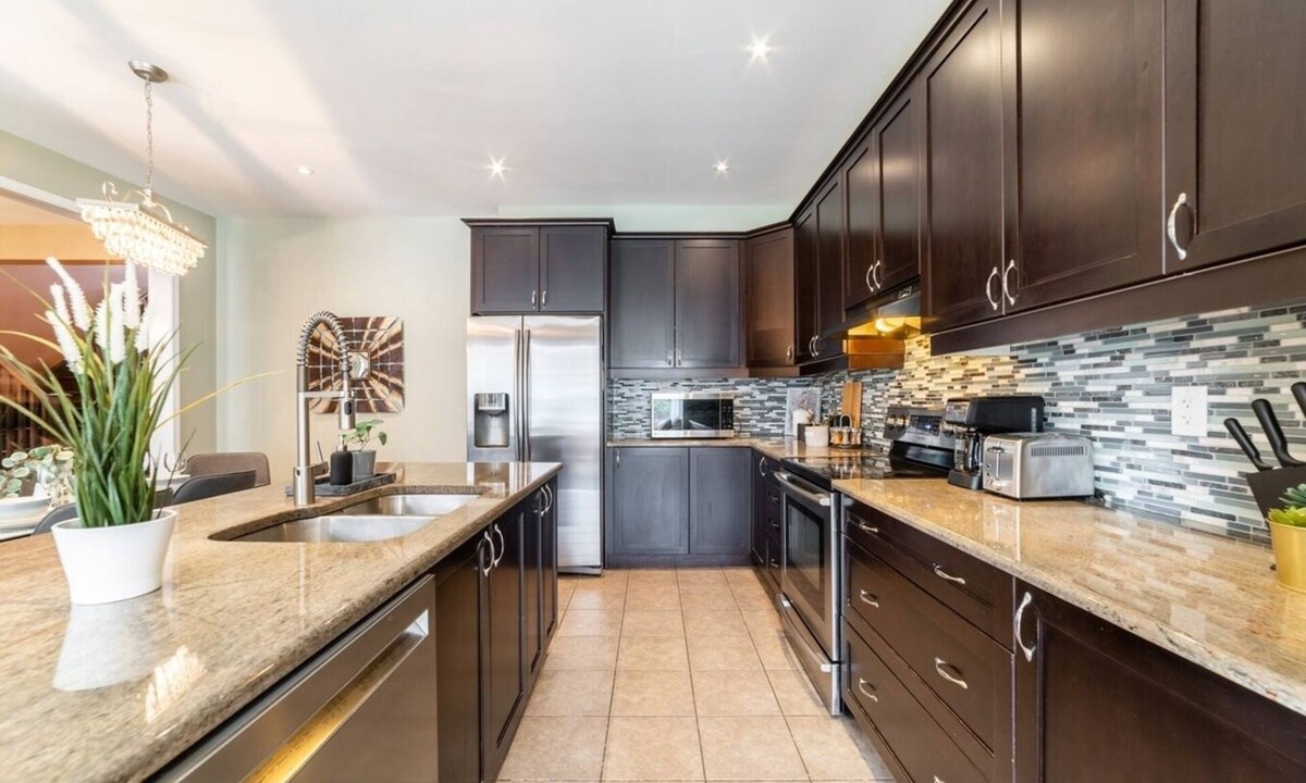 Milton House | Beautiful 4 bed/3 Bath Home Away From Home