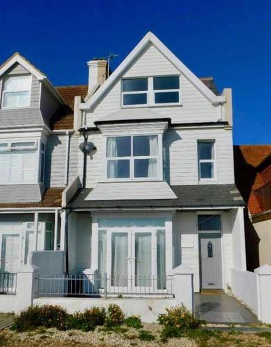 Pevensey House | Beautiful 4 Bed Beach House