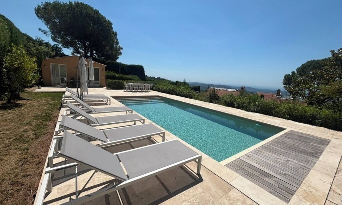Magagnosc Villa | Beautiful 4 bed villa, stunning panoramic views, fully-equipped pool house.