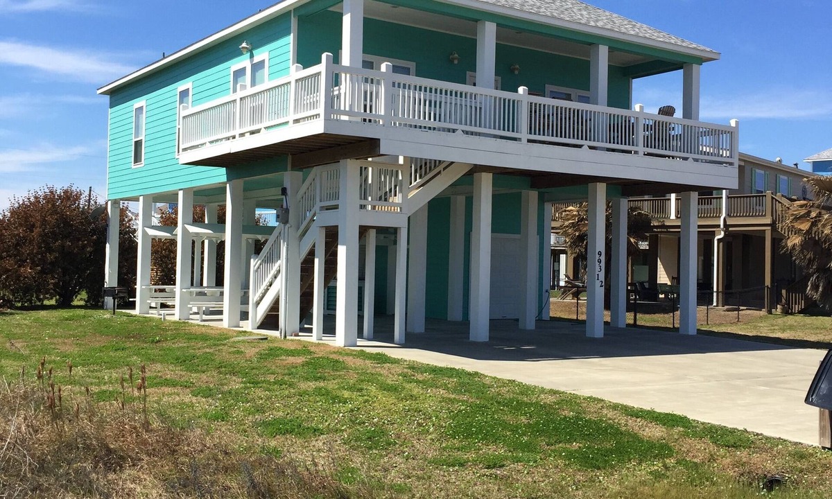 Port Bolivar House | Beautiful 4 Bedroom, 3 bath Beach Home. Sleeps 16.