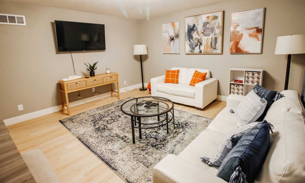 Wichita House | Beautiful 4 Bedroom Home - Family Occasion Ready