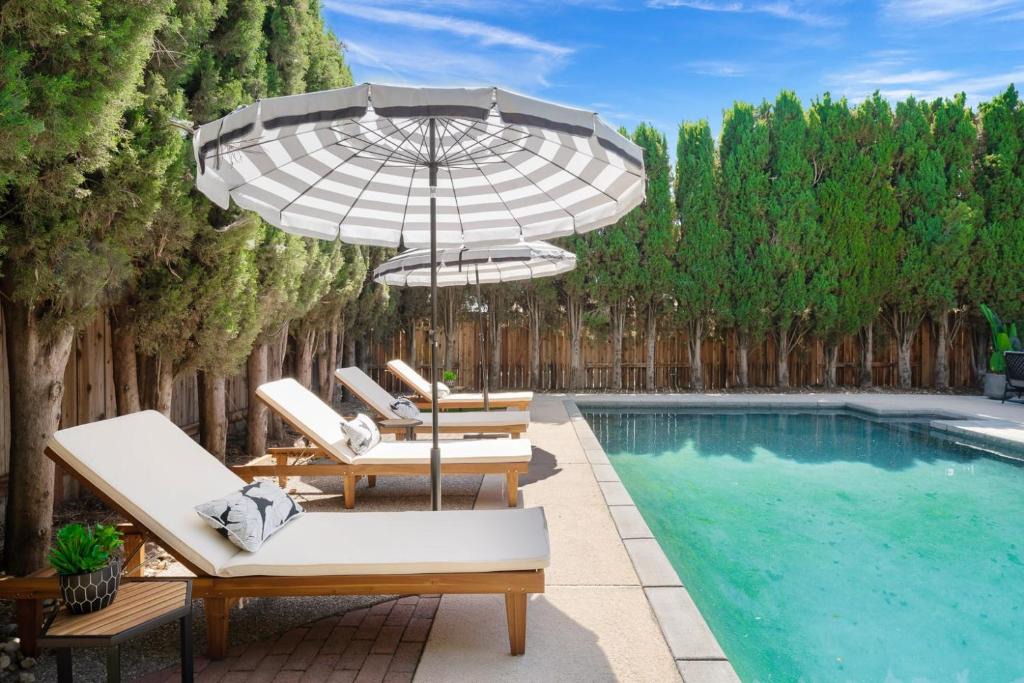 Antelope House | Beautiful 4 Bedroom Home Pool BBQ Pool Table