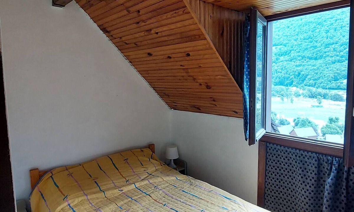 Esquieze-Sere Apartment | Beautiful 4-person apartment in stone residence