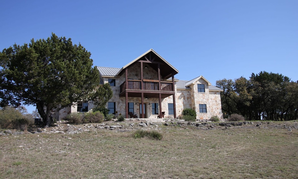 Rio Frio House | Beautiful 5/5.5 home on 5 acres w/private pool. River access 2 m. away