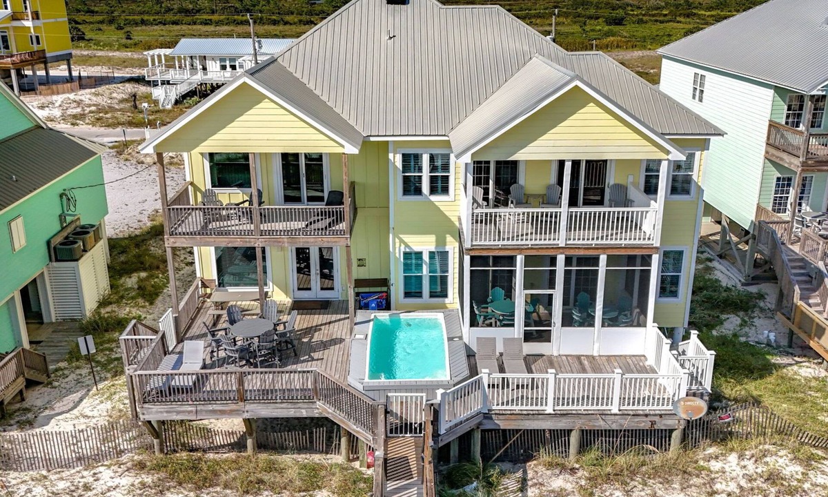 Southpointe House | Beautiful 5 BR Beach Front Property