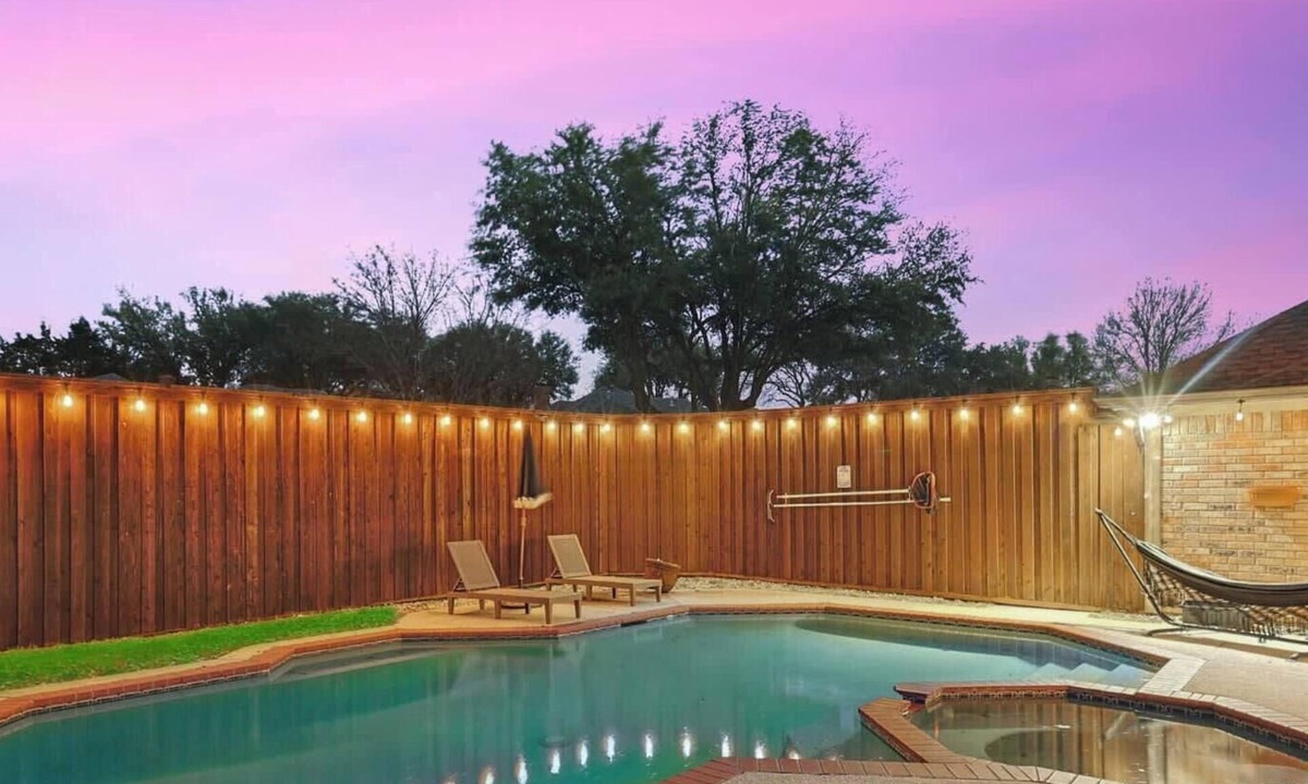 DeSoto House | Beautiful 5Br 2Bath DeSoto Home with Pool