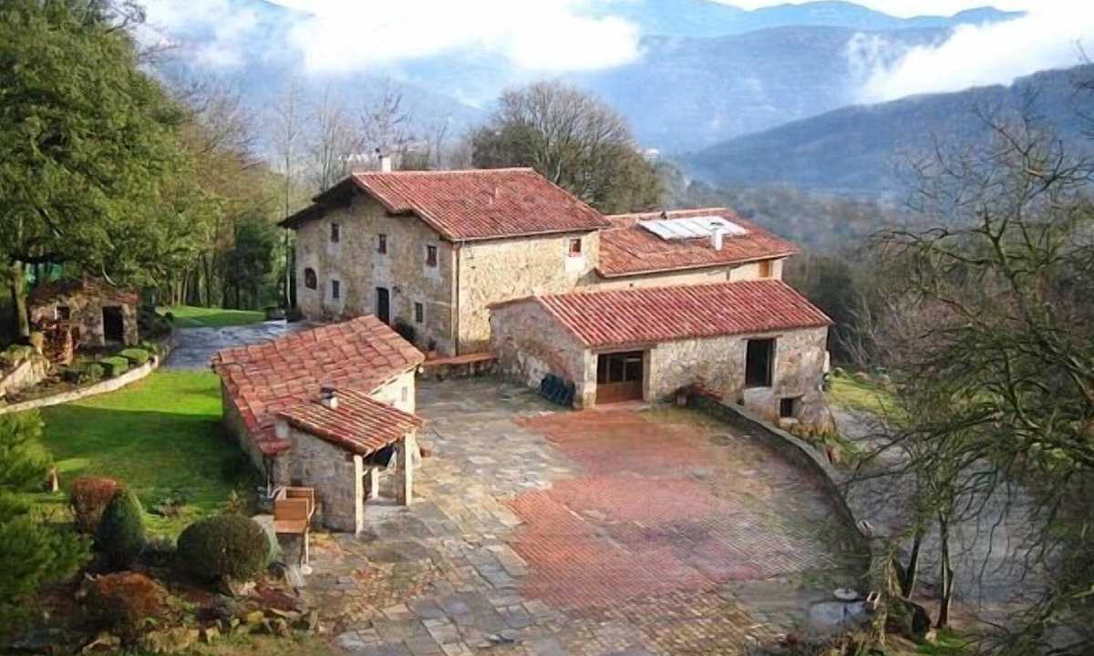 Sant Joan les Fonts Cottage | Beautiful apartment with splendid views, within Natural Park for 4-5 persons