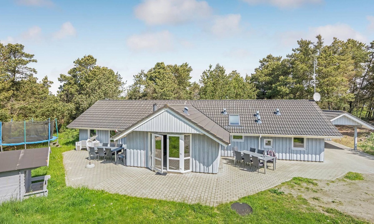 Henne Strand House | Beautiful and cozy house with extra large pool in a wonderful location, not far from the beach and H
