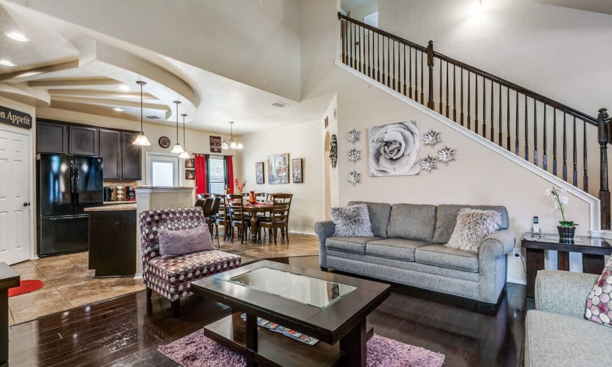 Pipers Meadow House | Beautiful and cozy home near Sea World 4 mi, Lackland 8 miles, Six Flags14 mi