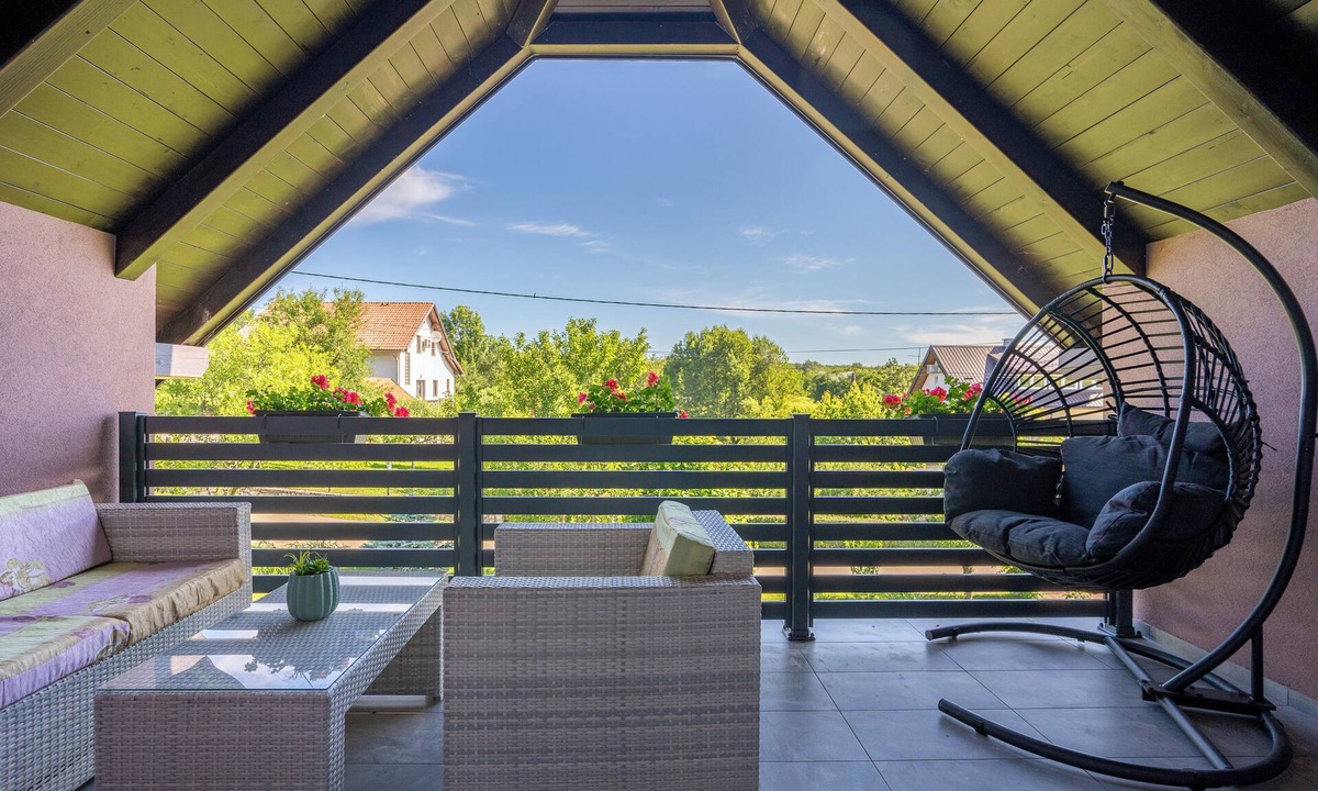 Smoljanac Apartment | Beautiful and relaxing studio apartment near Plitvice Lakes.