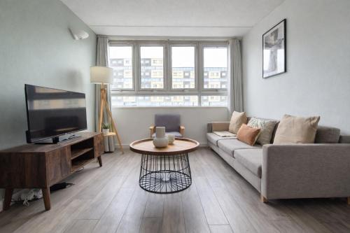 Belsize Apartment | Beautiful and Inviting 2 Bedroom Flat in Battersea