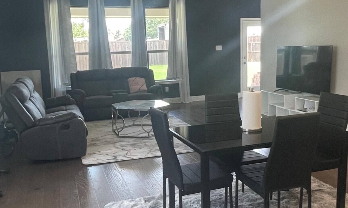 Forney House | Beautiful and Spacious Home in Charming Forney with Fiber WIFI