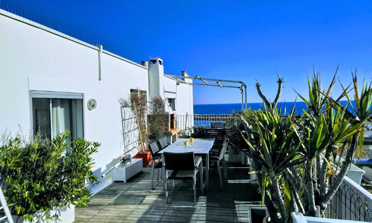 Palavas-les-Flots Apartment | Beautiful apartment, 2rooms beachfront directly on the beach, 2 terraces i 50m²,