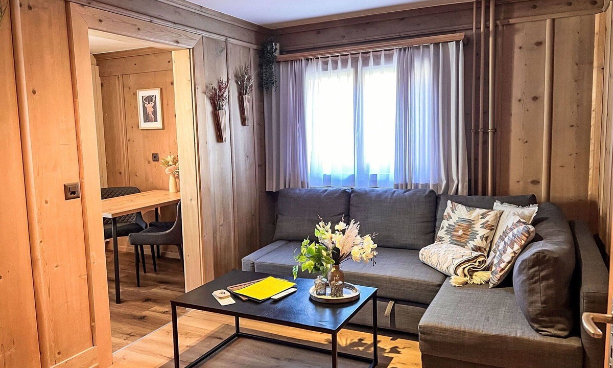 Klosters Platz Apartment | Beautiful apartment for 4 guests with WIFI, TV and pets allowed