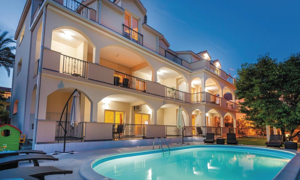 Kastel Stafilic Apartment | Beautiful apartment in Kastel Stafilic