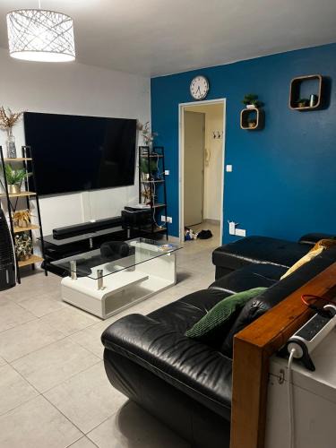 Bellevue Apartment | Beautiful apartment located in a quiet residence