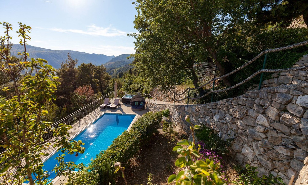 Split Apartment | Beautiful apartment Stela with private heated pool and whirlpool