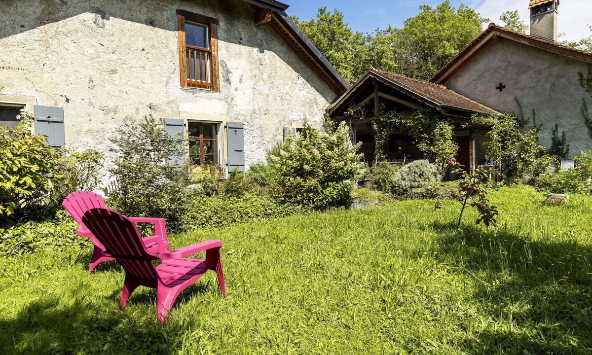 Noville Apartment | Beautiful apartment for 3 guests with WIFI, patio and pets allowed