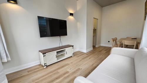 Old Town Apartment | Beautiful apartment DT Toronto