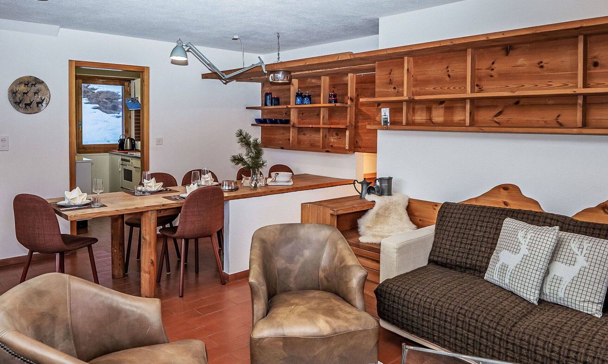 Celerina-Schlarigna Apartment | Beautiful apartment for 4 people with WIFI, TV, balcony, pets allowed and panoramic view