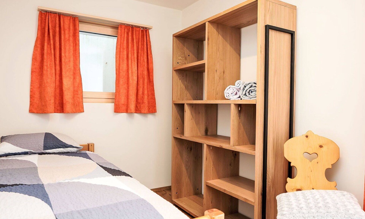 Samedan Apartment | Beautiful apartment for 4 people with WIFI and TV
