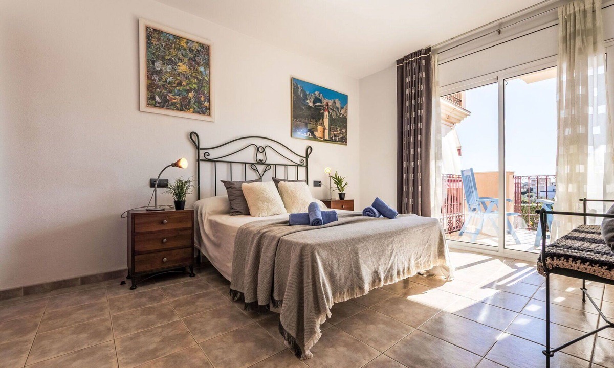 Alcanar Apartment | Beautiful apartment for 4 people with pool, WIFI, A/C, TV and balcony