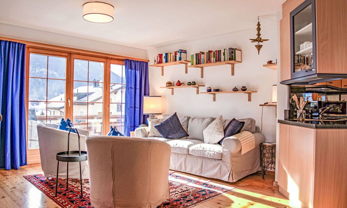 Zuoz Apartment | Beautiful apartment for 4 people with WIFI, TV, balcony, pets allowed and panoramic view