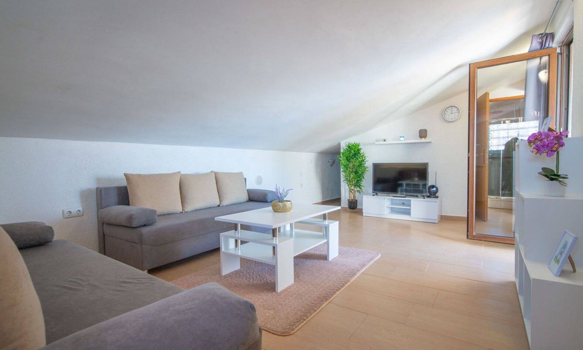 Stinica Apartment | Beautiful apartment for 4 guests with A/C, WIFI, TV and terrace