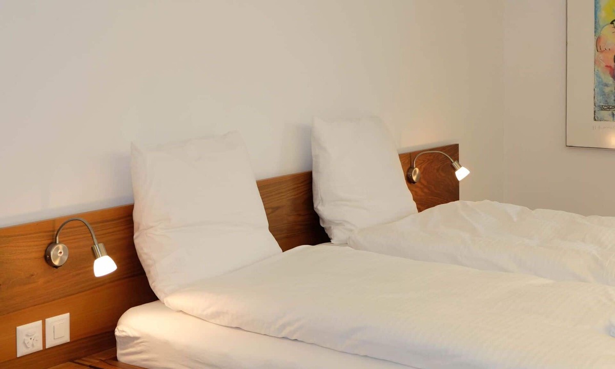 Spiez Apartment | Beautiful apartment for 4 guests with WIFI, TV, balcony and pets allowed