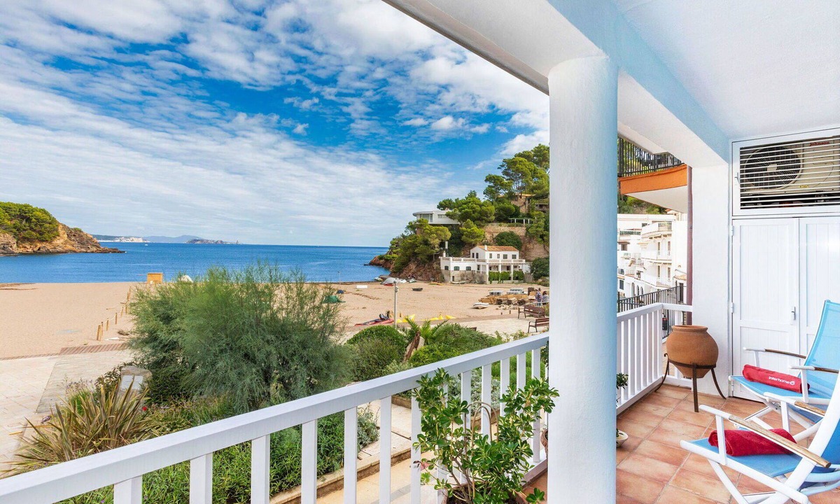 Aiguablava Apartment | Beautiful apartment for 5 people with WIFI, A/C, TV and terrace