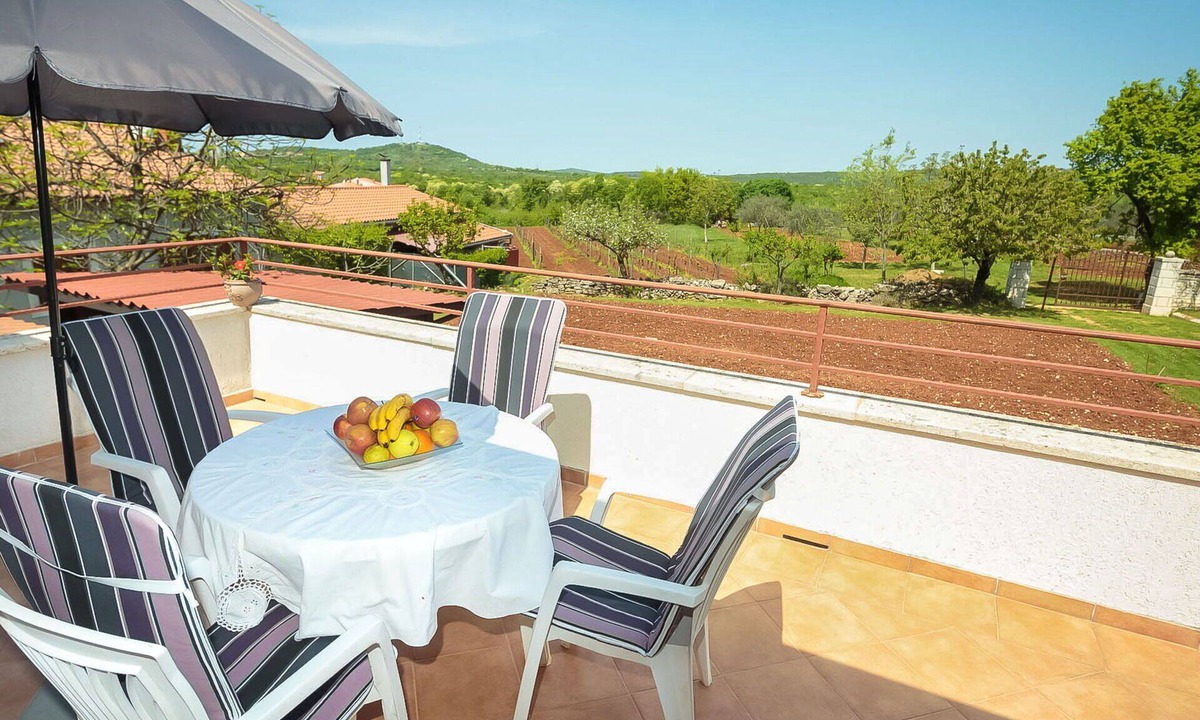 Brajkovici Apartment | Beautiful apartment for 3 people with A/C, WIFI, TV and terrace