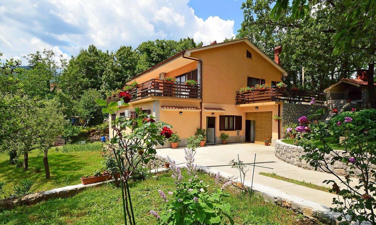 Mihotici Apartment | Beautiful apartment for 5 guests with WIFI, A/C, TV and parking