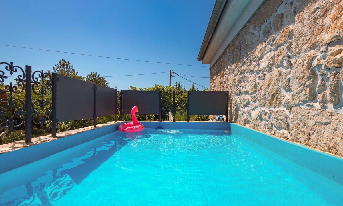 Gabonjin Apartment | Beautiful apartment for 4 guests with WIFI, A/C, pool, TV and terrace