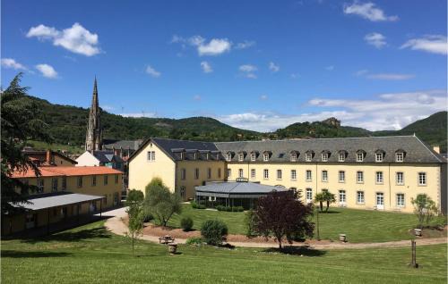 Saint-Affrique Apartment | Beautiful Apartment In Saint-Affrique