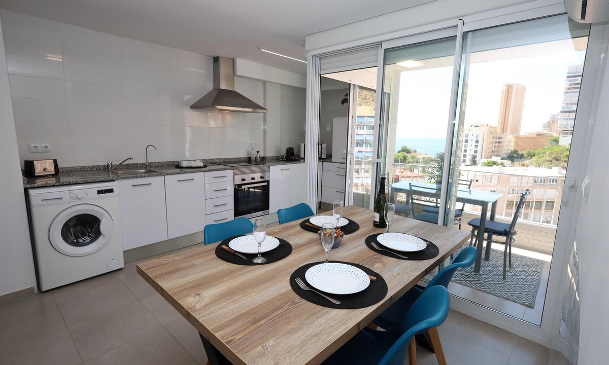 L'Albufereta Apartment | Beautiful apartment in Alicante on the beachfront for 4 people
