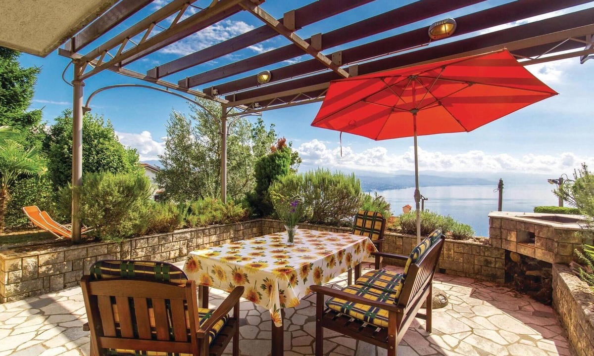 Veprinac Apartment | Beautiful apartment in Kolavici