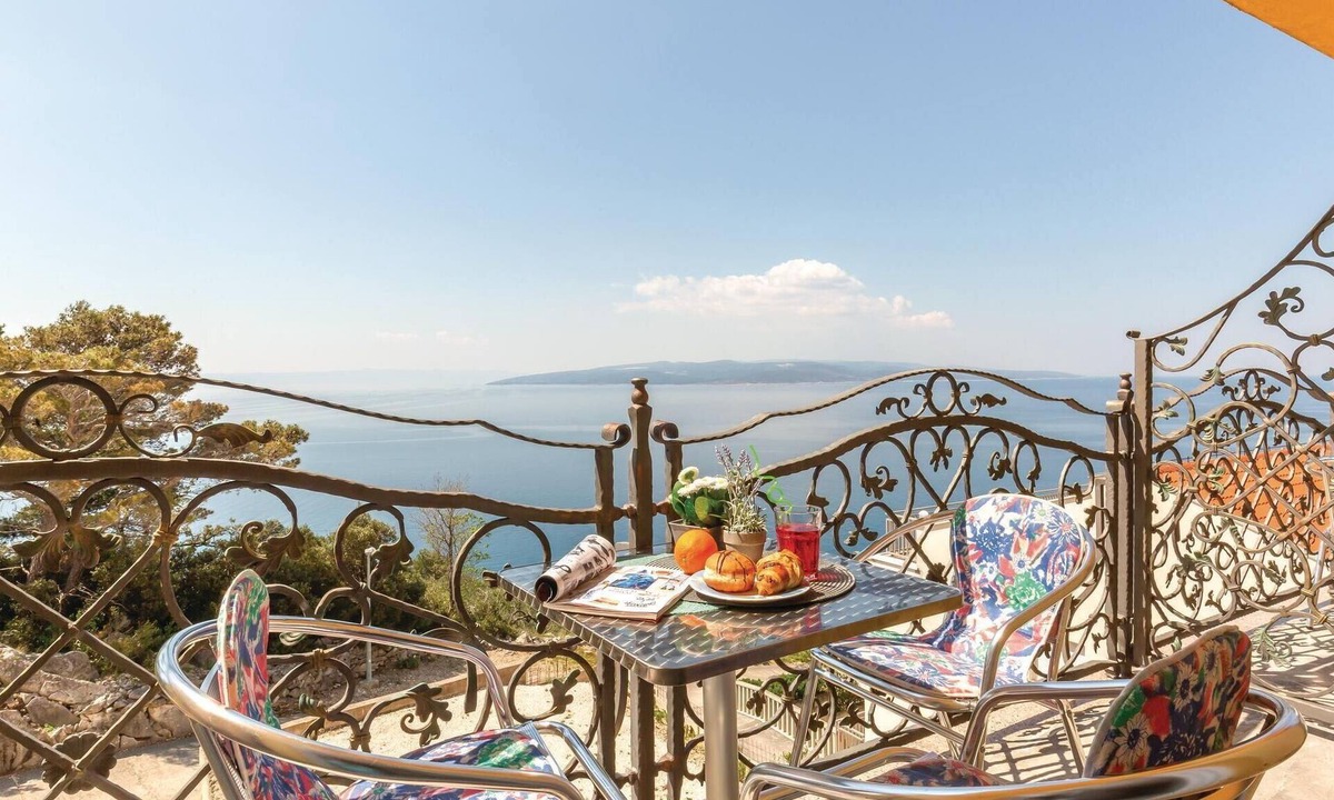 Bratus Apartment | Beautiful apartment in Krvavica