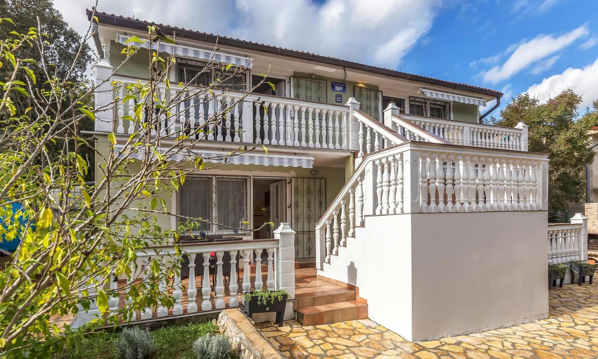 Pavicini Apartment | Beautiful apartment in Pavicini with WiFi