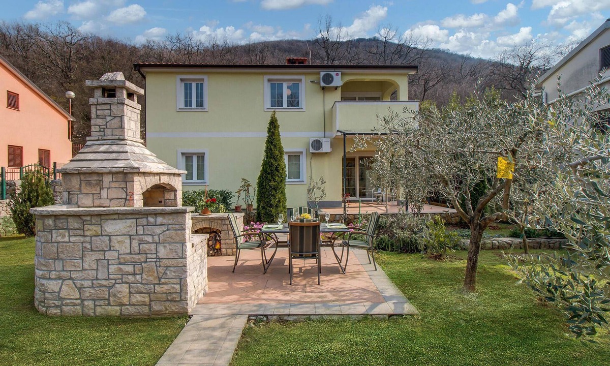 Porozina Apartment | Beautiful apartment in Porozina with WiFi