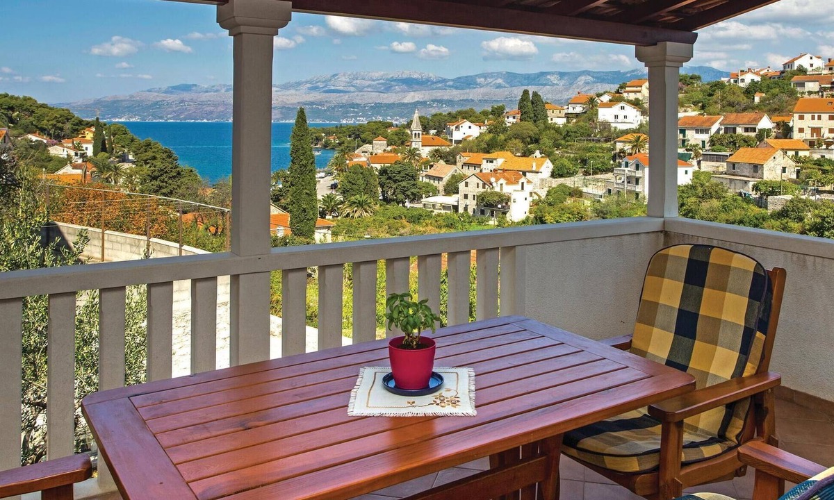 Splitska Apartment | Beautiful apartment in Splitska