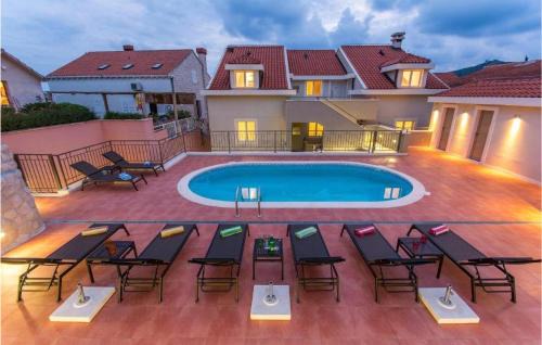 Molunat Apartment | Beautiful Apartment In Molunat