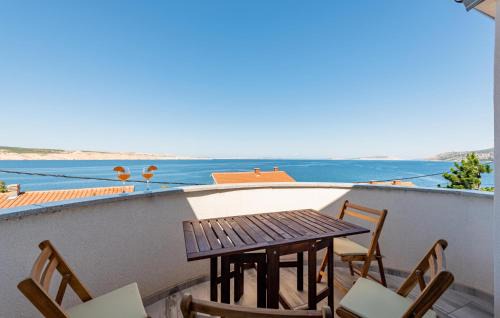 Prizna Apartment | Beautiful Apartment In Prizna With Wifi