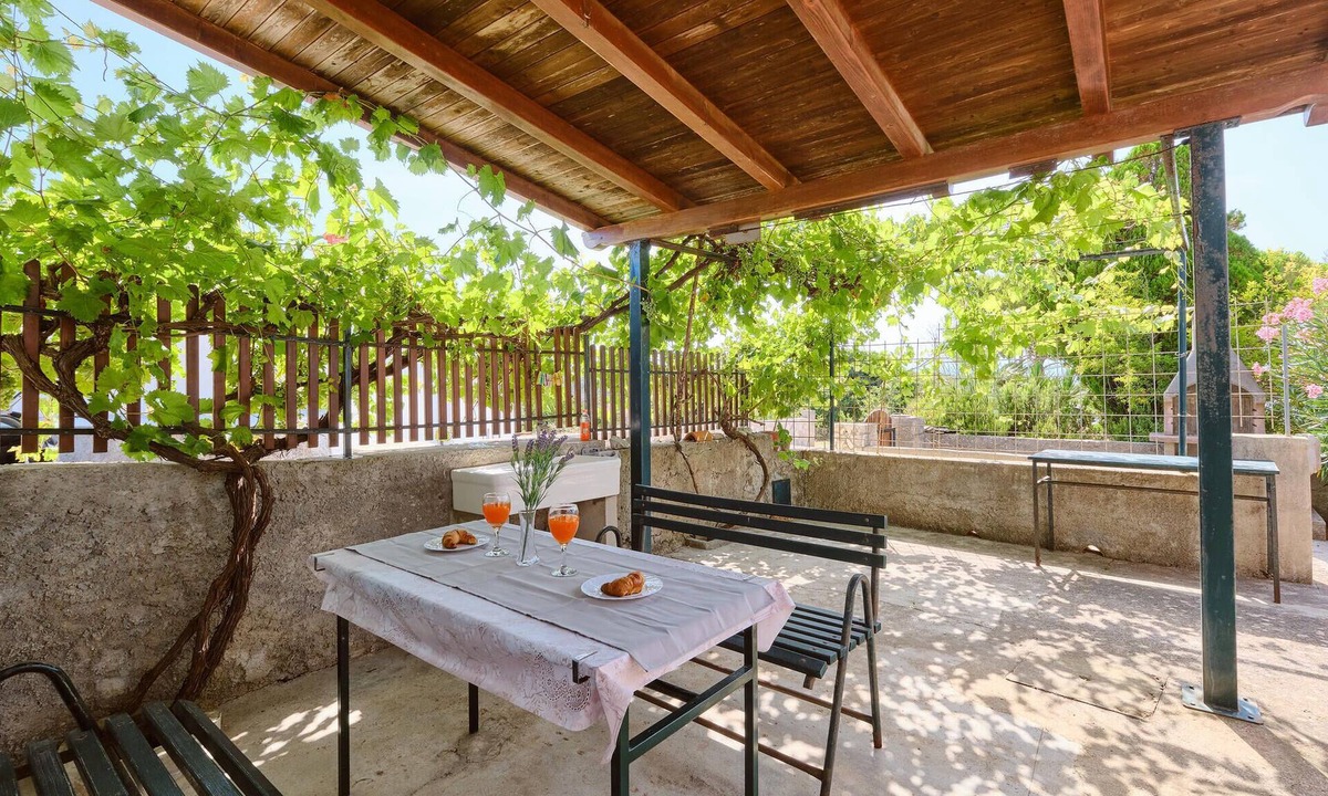 Sveti Jakov Apartment | Beautiful apartment in Stivan