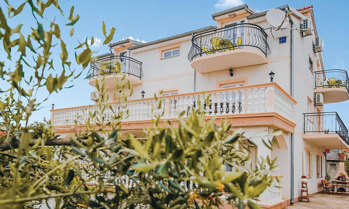 Vodice Apartment | Beautiful apartment in Vodice with WiFi