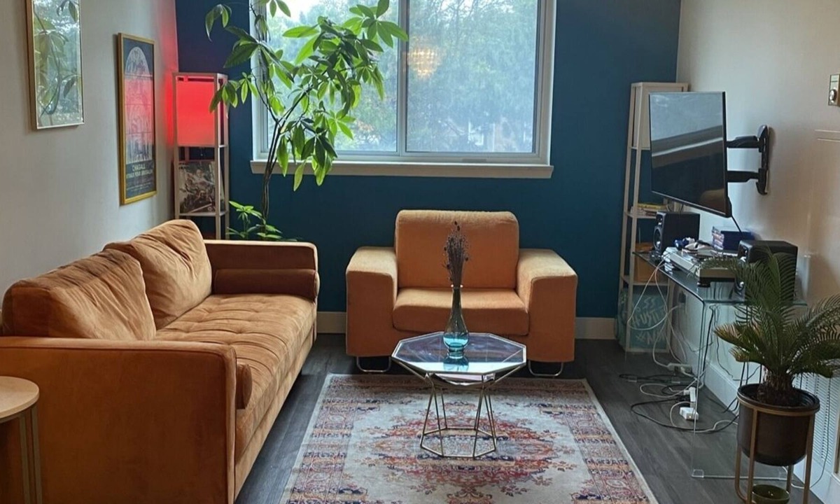 Parkdale Apartment | Beautiful Apartment on Queen West