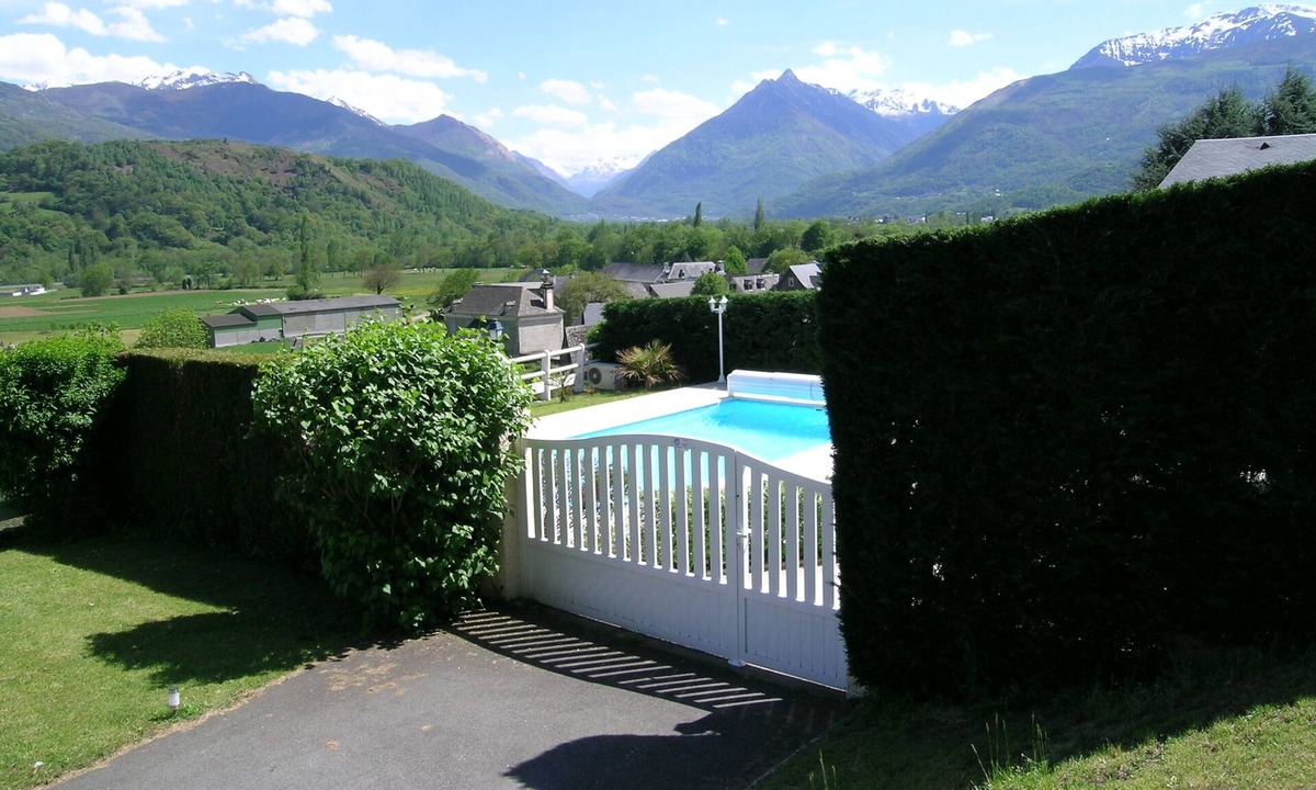 Ayzac-Ost Apartment | Beautiful apartment with terrace in villa with swimming pool