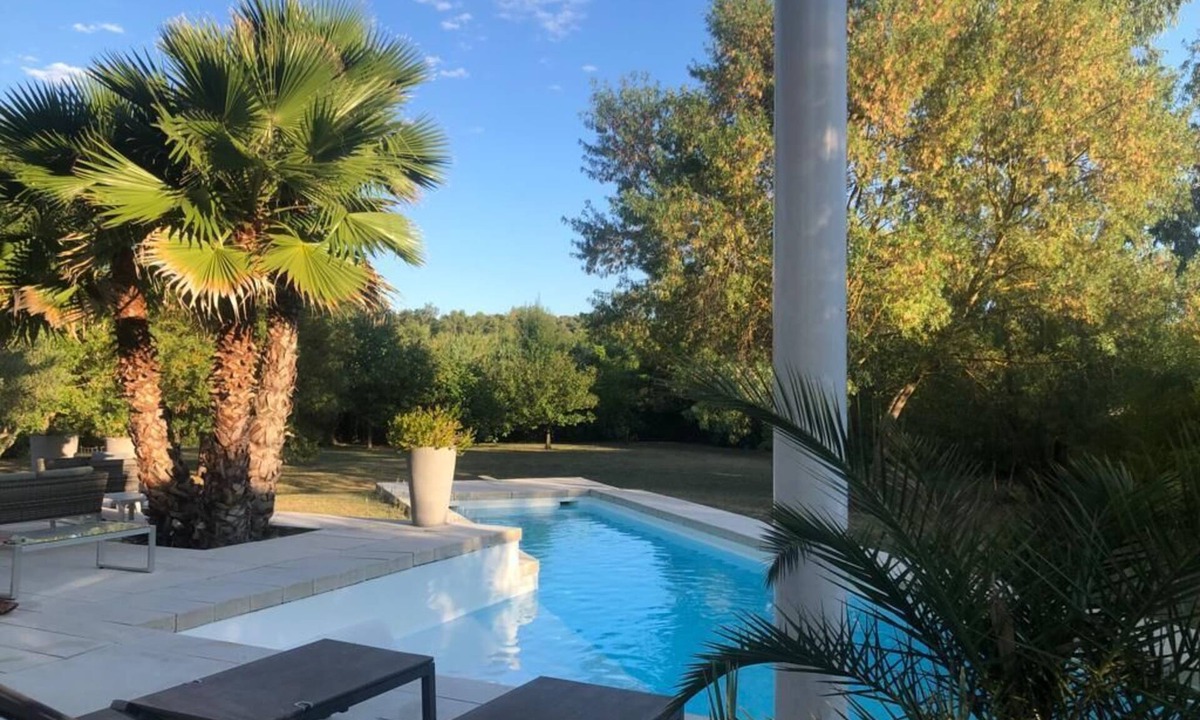 Montferrier-sur-Lez Villa | Beautiful architect-designed house in a quiet green setting